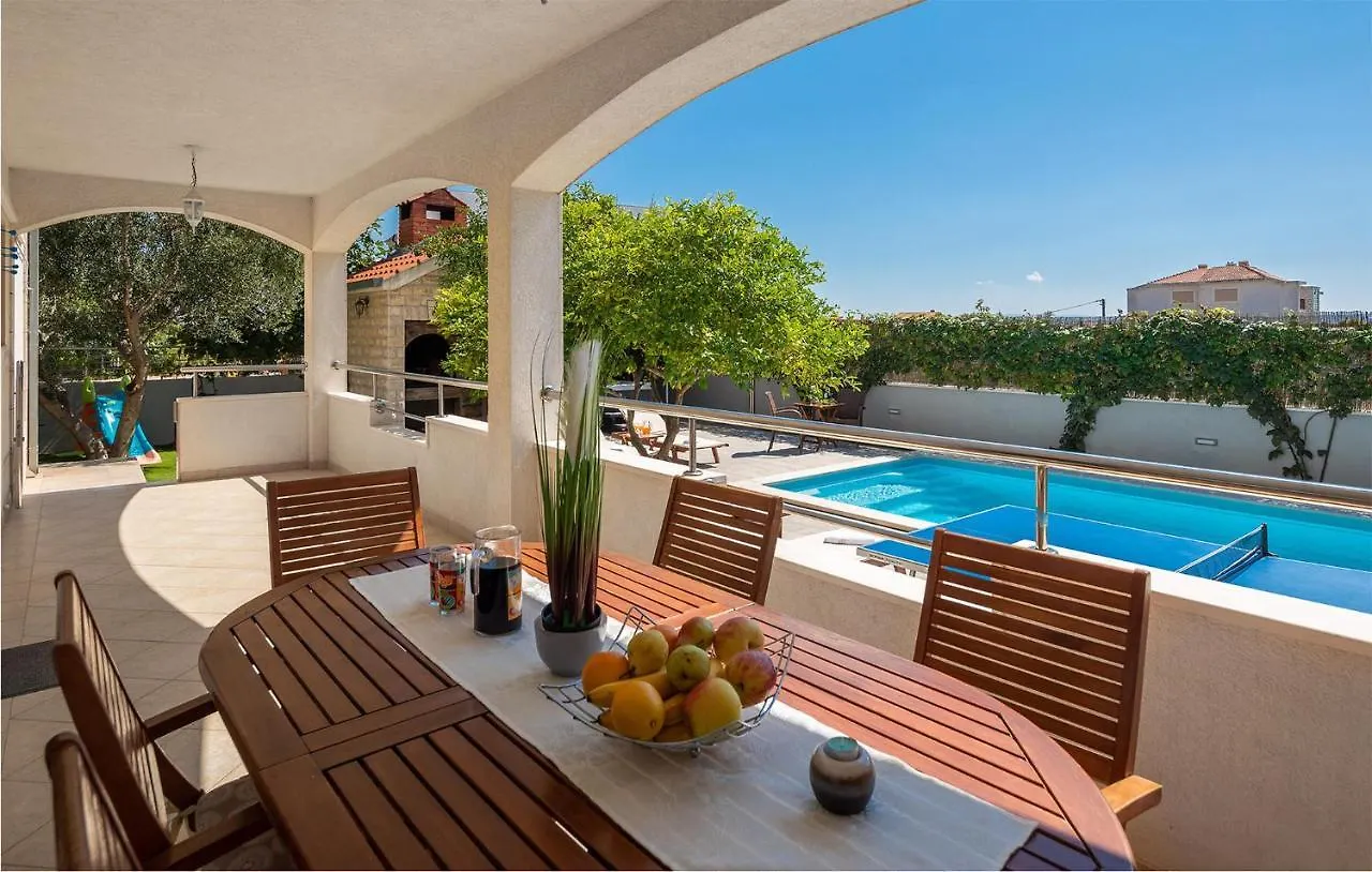 Holiday home 4 Bedroom Amazing Home In Kastel Novi Kastela
