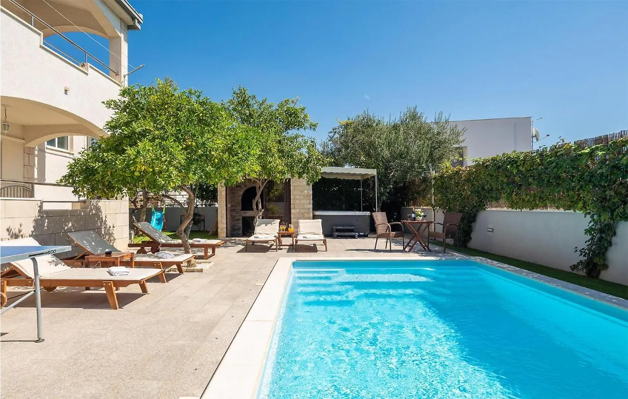 4 Bedroom Amazing Home In Kastel Novi Kastela Croatia